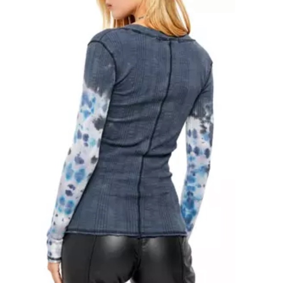 We The Free Women's Blue/Gray Tie-Dye Scoop Neck Long Sleeve Ribbed Top Size XL - Picture 2 of 16